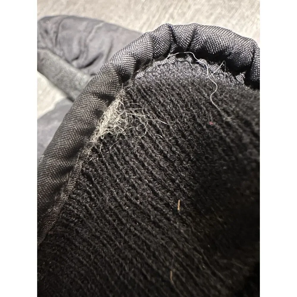 Thinsulate Girls Or Boys Mittens - Black - One Pair Size 4-7 Winter Gloves